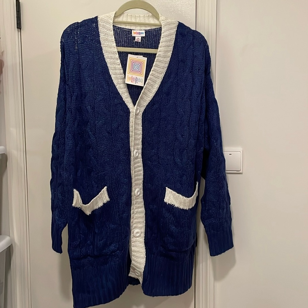 LuLaRoe Lucille Sweater nwt medium